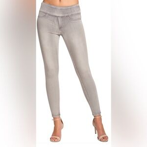 Great Condition Light Wash Skinny Jeans With Power Stretch Fabric Size 4